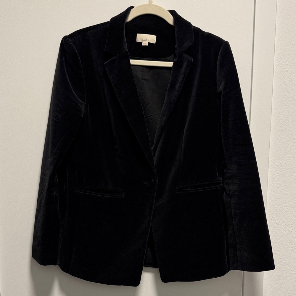 LOFT Women's Elegant Black Velvet Blazer